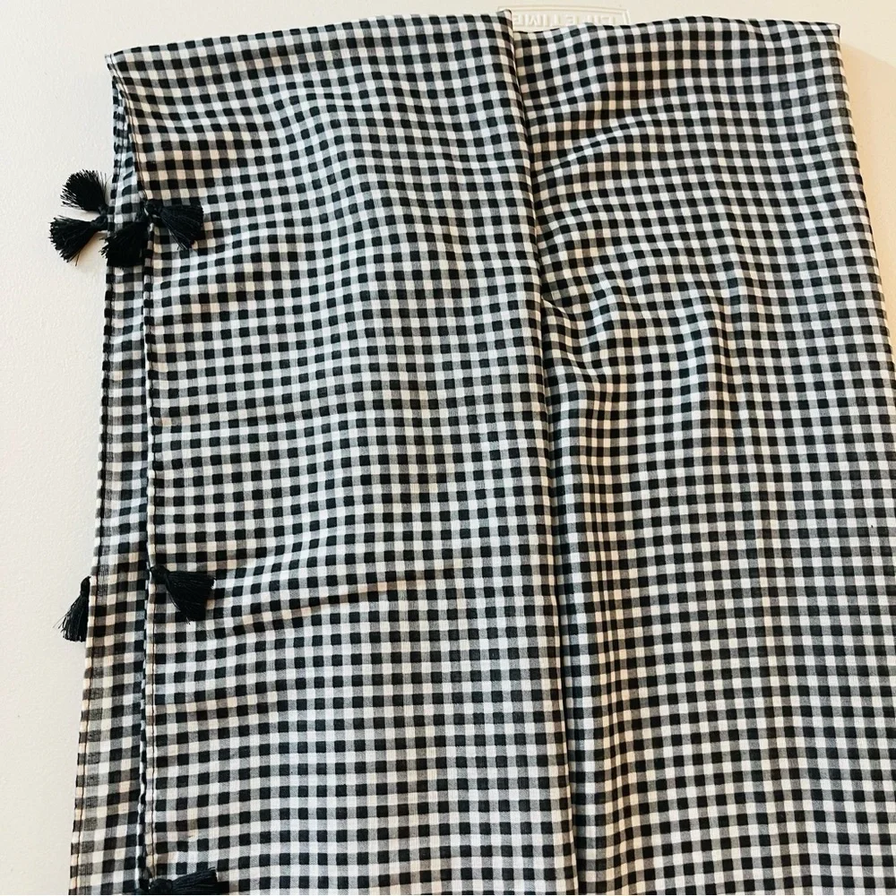 Black and White Plaid Tassel Hem Wrap Scarf